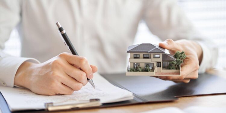 The Thrills and Spills of Being a Real Estate Agent: Is it Worth the Risk?